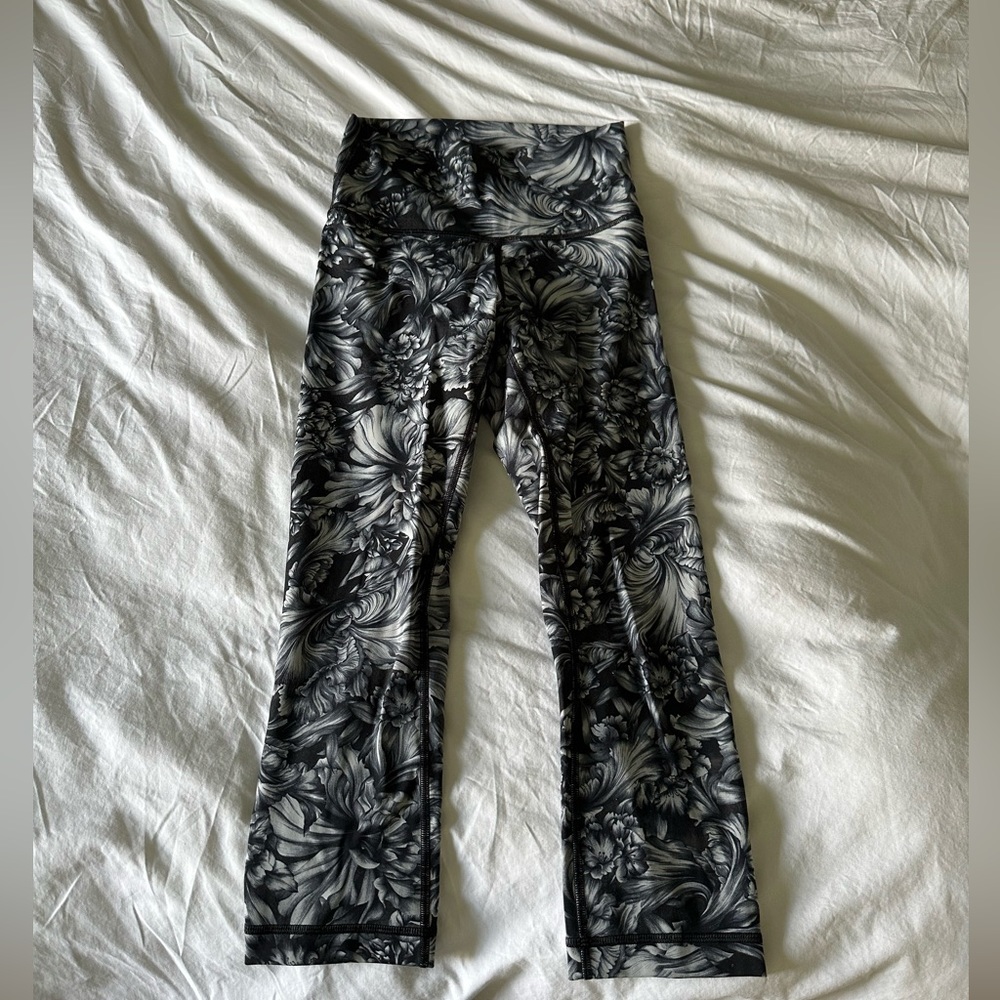 Lululemon wunderunder high rise cropped pants